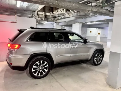 Jeep Grand Cherokee 2017 Gray Used for Sale - 3