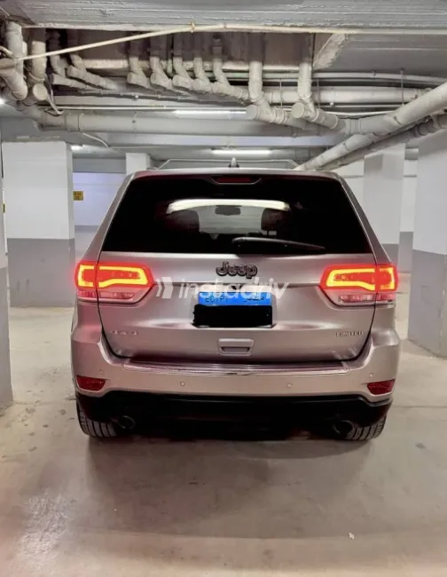 Jeep Grand Cherokee 2017 Gray Used for Sale - 4