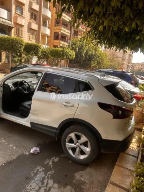 نيسان قشقاي 2021 أبيض مستعملة للبيع - 4