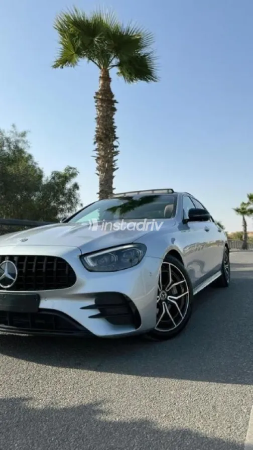مرسيدس E 300 2021 أبيض مستعملة للبيع - 2