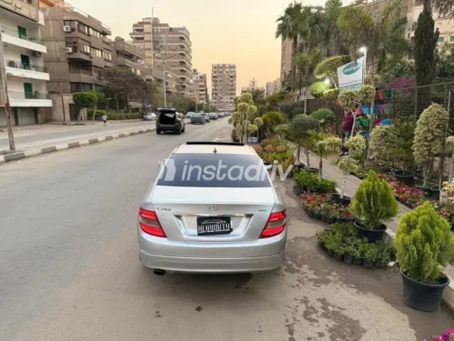 مرسيدس C 200 2009 فضي مستعملة للبيع - 2
