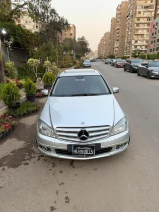 مرسيدس C 200 2009 فضي مستعملة للبيع