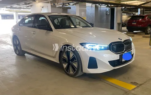 بي ام دبليو I3 2024 أبيض مستعملة للبيع - 1