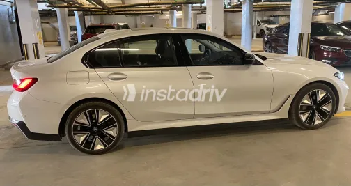 بي ام دبليو I3 2024 أبيض مستعملة للبيع - 6