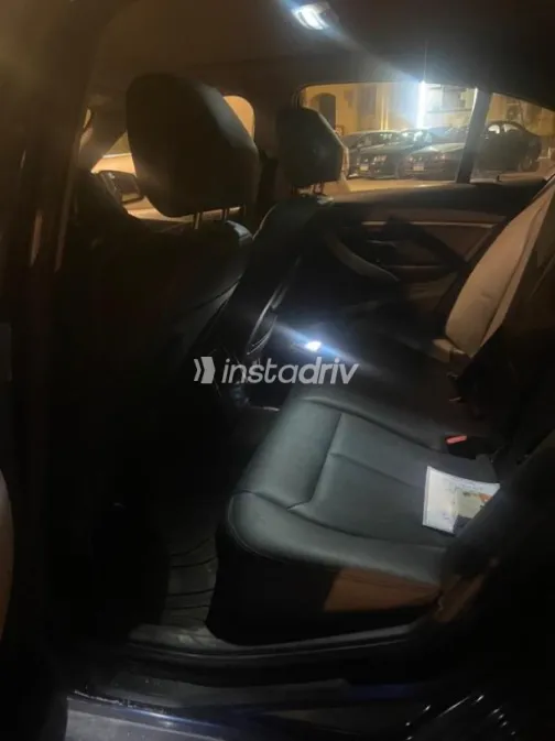 بي ام دبليو 318 2016 أبيض مستعملة للبيع - 4