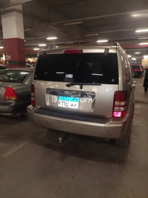 Jeep Cherokee 2011 Gold Used for Sale - 2