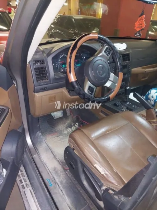 Jeep Cherokee 2011 Gold Used for Sale - 5