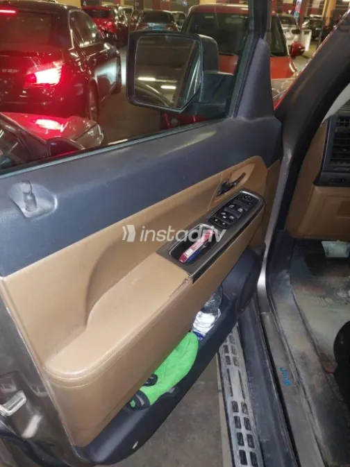 Jeep Cherokee 2011 Gold Used for Sale - 7