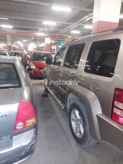 Jeep Cherokee 2011 Gold Used for Sale - 8
