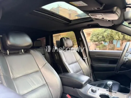 Jeep Grand Cherokee 2017 Gray Used for Sale - 4
