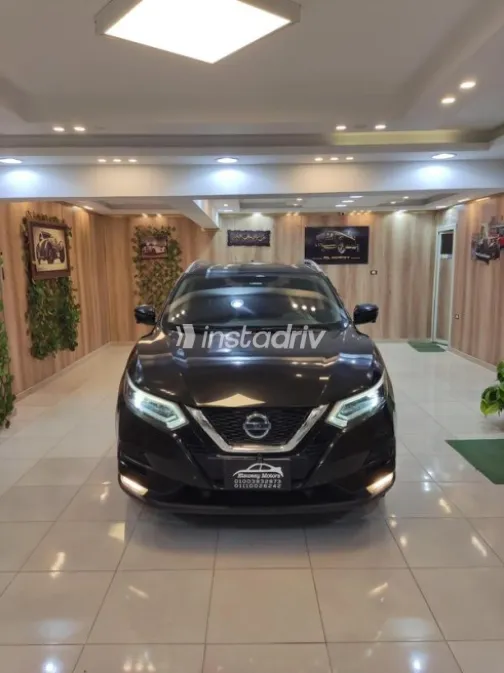 نيسان قشقاي 2020 أسود مستعملة للبيع - 1