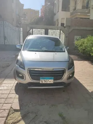 بيجو 3008 2015 فضي مستعملة للبيع