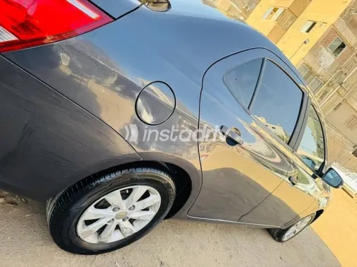 شيفروليه أوبترا 2019 رمادي مستعملة للبيع - 2