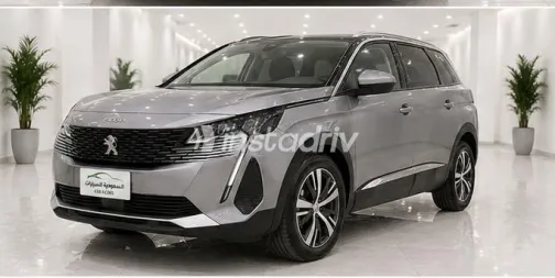 Peugeot 5008 2021 Gray Used for Sale - 2