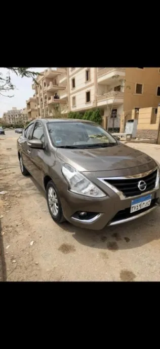 نيسان صنى 2024 رمادي غامق مستعملة للبيع