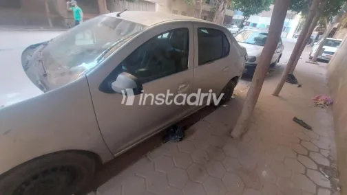 Renault Logan 2015 Silver Used for Sale - 2