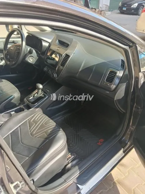 Kia Cerato 2017 White Used for Sale - 3