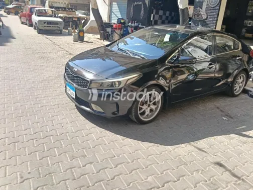 Kia Cerato 2017 White Used for Sale - 9