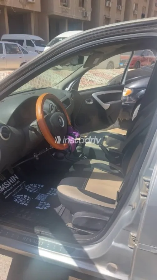 Renault Logan 2010 Silver Used for Sale - 6
