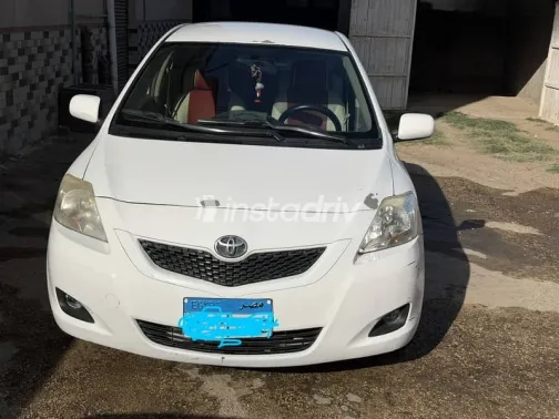 Toyota Yaris 2013 White Used for Sale - 6