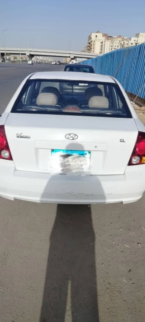 Hyundai Verna 2012 White Used for Sale - 3