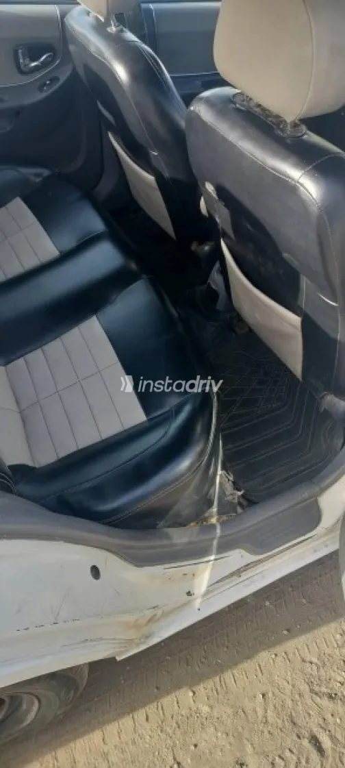 Hyundai Verna 2012 White Used for Sale - 4