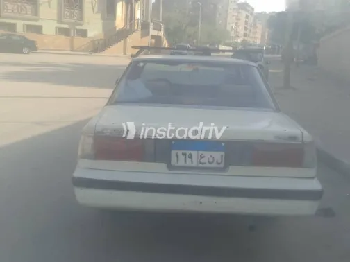 مازدا 929 1985 أبيض مستعملة للبيع - 2