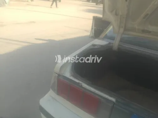 مازدا 929 1985 أبيض مستعملة للبيع - 3