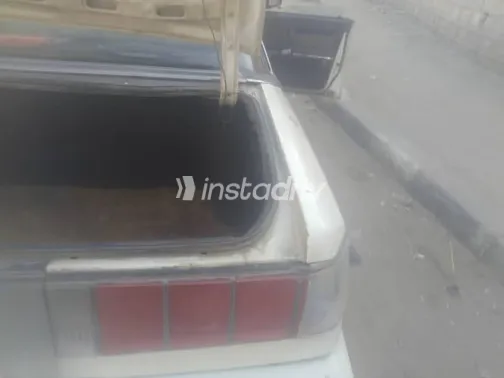 مازدا 929 1985 أبيض مستعملة للبيع - 4