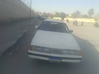 مازدا 929 1985 أبيض مستعملة للبيع