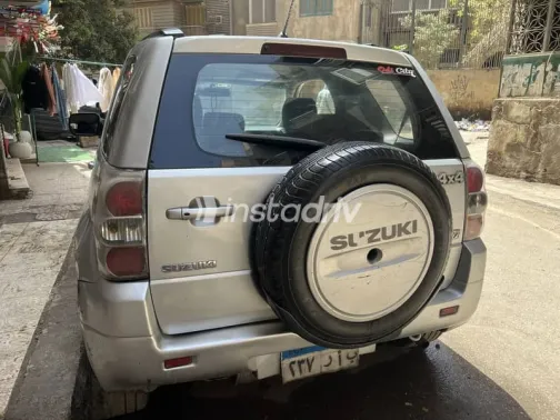 سوزوكى فيتارا 2008 فضي مستعملة للبيع - 1