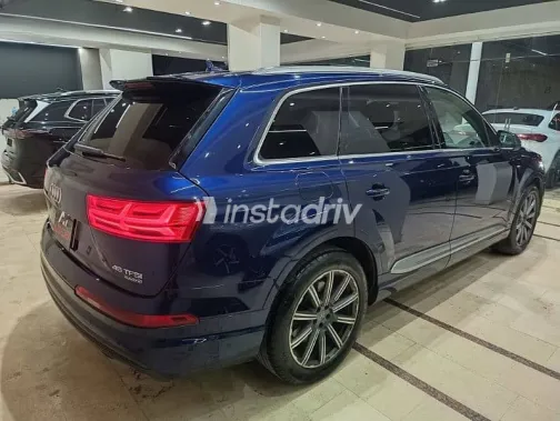 اودي Q7 2019 أزرق غامق مستعملة للبيع - 8