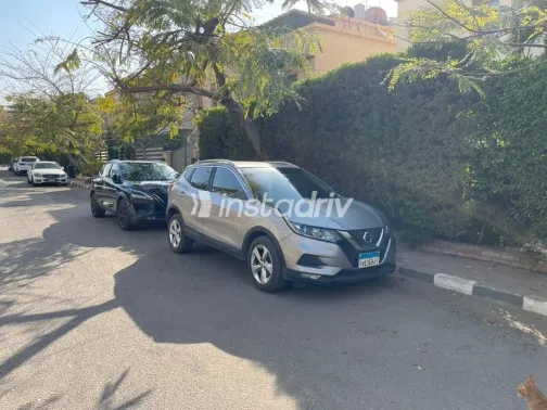 Nissan Qashqai 2021 Silver Used for Sale - 2