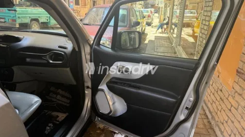 Jeep Renegade 2020 White Used for Sale - 4