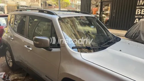 Jeep Renegade 2020 White Used for Sale - 9