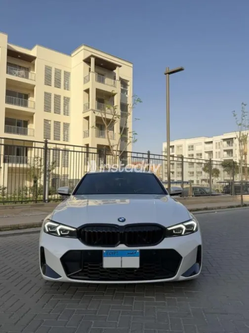 بي ام دبليو 320 2023 أبيض مستعملة للبيع - 2
