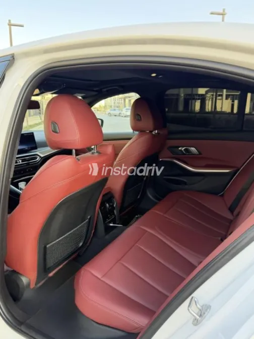 بي ام دبليو 320 2023 أبيض مستعملة للبيع - 6