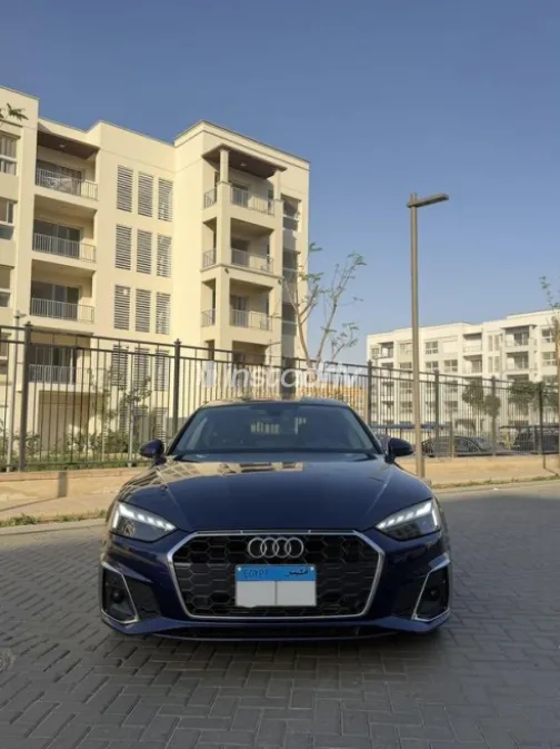 اودي A5 2023 أزرق غامق مستعملة للبيع - 3