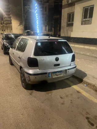 فولكس فاغن بولو 2001 فضي مستعملة للبيع