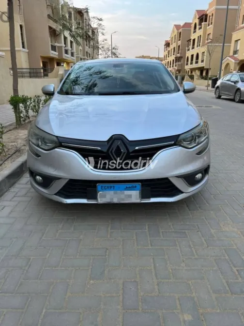 رينو ميجان 2019 فضي مستعملة للبيع - 1