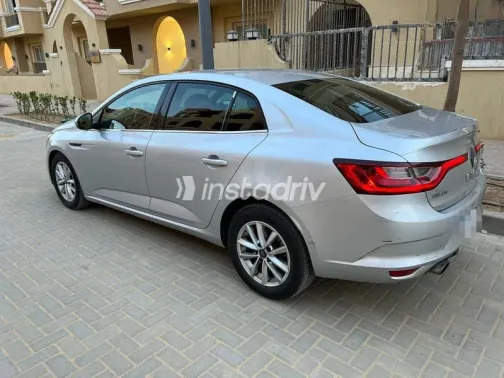 رينو ميجان 2019 فضي مستعملة للبيع - 2