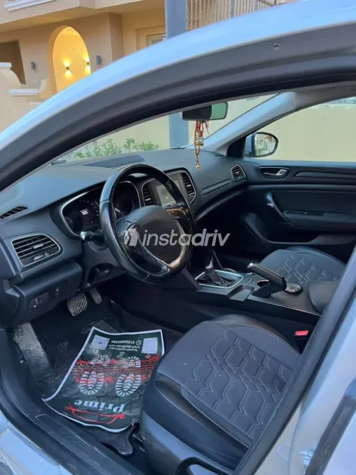 رينو ميجان 2019 فضي مستعملة للبيع - 6