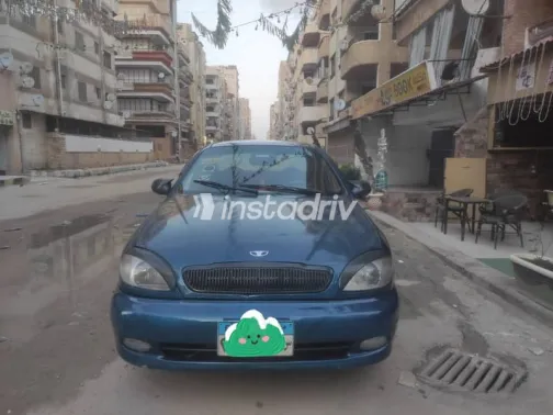 دايو لانوس 2000 أزرق غامق مستعملة للبيع - 4