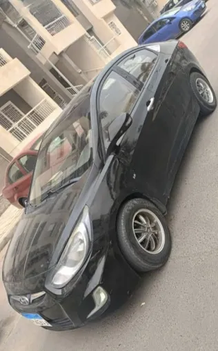 هيونداي اكسنت 2013 أسود مستعملة للبيع