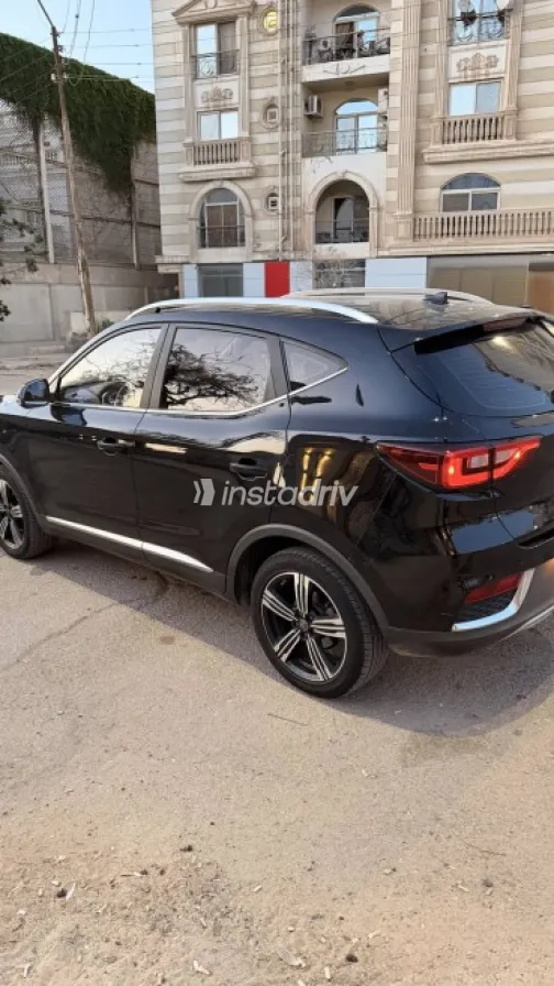 ام جى ZS 2022 أسود مستعملة للبيع - 10