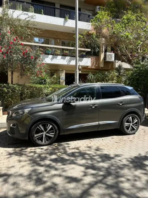 بيجو 3008 2018 أخضر مستعملة للبيع - 1