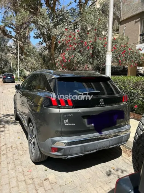 بيجو 3008 2018 أخضر مستعملة للبيع - 2