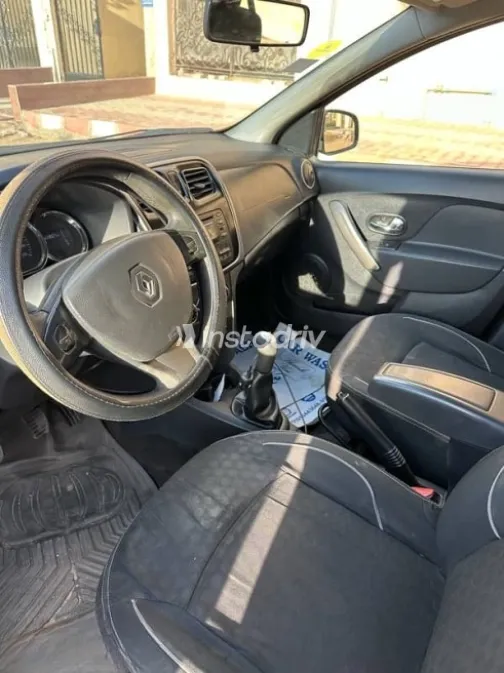 Renault Logan 2015 Black Used for Sale - 5