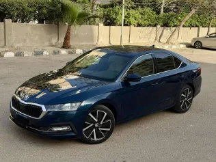 سكودا اوكتافيا 2021 أزرق غامق مستعملة للبيع