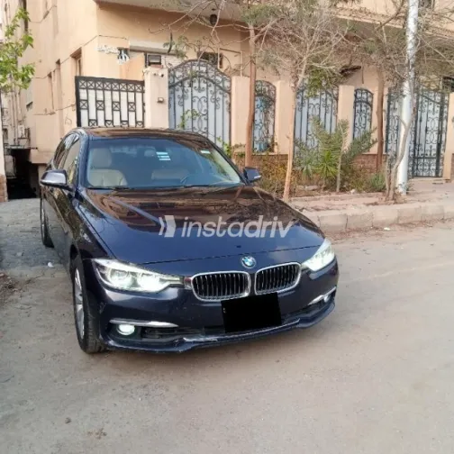 بي ام دبليو 318 2018 أسود مستعملة للبيع - 1